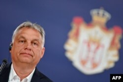 Orbán Viktor 2020. május 15-én Belgrádban. A magyar miniszterelnök közeli kapcsolatot épített ki Aleksandar Vučić szerb államfővel, a vajdasági Magyar Nemzeti Tanács pedig a Fidesz „testvérpártja”
