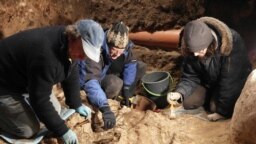 Літоўскія археолягі падчас раскопак на гары Гедзіміна ў Вільні, дзе выявілі парэшткі паўстанцаў 1863–1864 гадоў