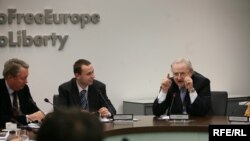 Czech Republic -- Pavel Pechacek speaks at a roundtable discussion on the fall of communism, RFE/RL Prague headqurters, Hagibor, 4 Dec 2009