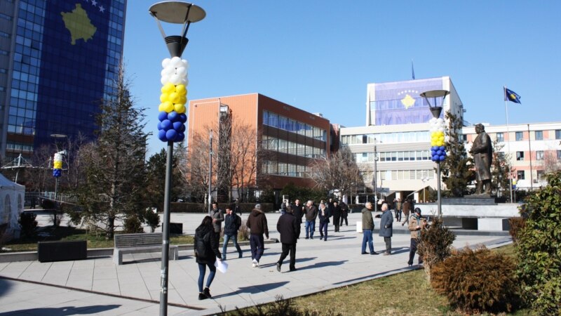 ЕУ против зголемувањето на платите на косовската Влада