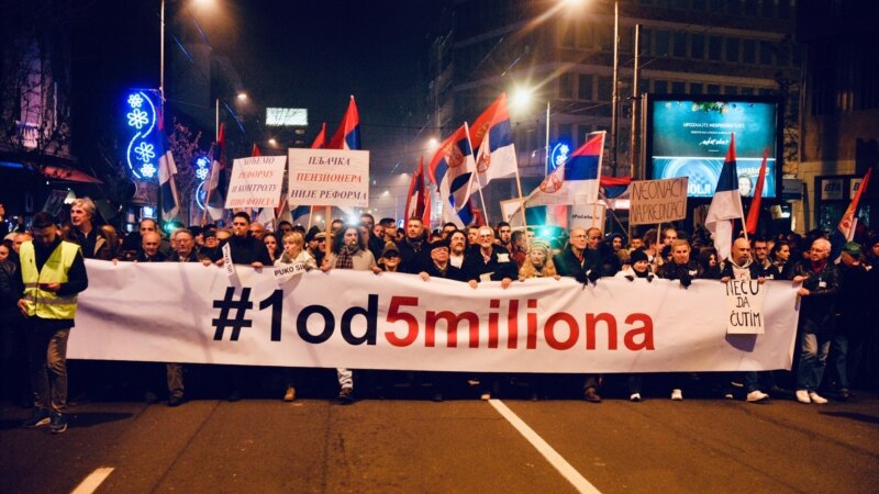 Четврта недела протести во Белград против Вучиќ и неговата партија 