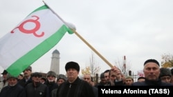 Жители Ингушетии на акции протеста против передачи своих земель Чечне, Магас, 31 октября 2018 года