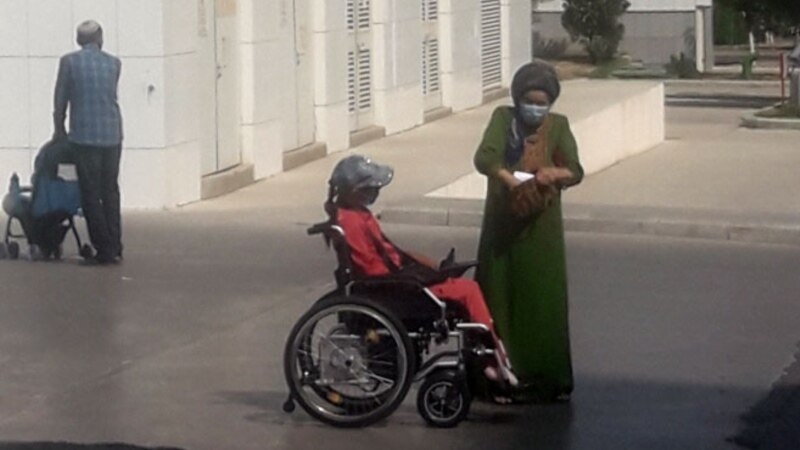 Haýyr-sahawat fondunyň bäş ýyllygynda maýyp çagalara berlen sowgatlar yzyna alyndy