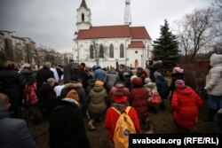 Крыжовы шлях каля касьцёла Сьвятога Роха ў Менску