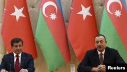 Ahmet Davutoğlu və İlham Əliyev