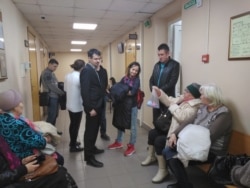 Сергей Сычев, Ирина Никифорова и группа поддержки активистки в Вахитовском суде