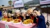 Ілюстрацыйнае фота. Пратэстоўцы ў масках, якія паказваюць лідэраў краінаў G7, падчас дэманстрацыі, арганізаванай Oxfam на Сыцыліі, Італія. 25 траўня 2017 году