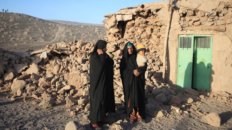 انتقاد یک نماینده از «بی‌اعتنایی» مسئولان به زلزله‌زدگان کرمان