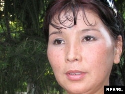 Шолпан Абдибакас, сестра осужденного по «Шаныракскому делу» Ерганата Тараншиева. Алматы, 8 июля 2009 года.