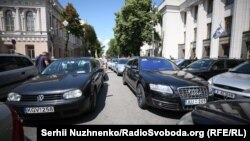Акція власників автомобілів на єврономерах біля Верховної Ради, Київ, 12 липня 2018 року