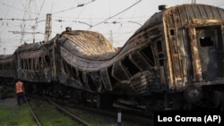 Последствия российского удара по железнодорожной станции в поселке Чаплино Днепропетровской области 24 августа, в результате которого погибли 25 человек