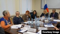 Элла Полякова и другие правозащитники на встрече с Эллой Памфиловой
