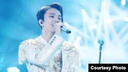 Қазақстандық әнші Димаш Құдайберген '"I Am a Singer" байқауында (Сурет әншінің продюсерінен алынды).