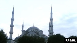 Turkey -- Sultanahmet mosque in Istanbul.