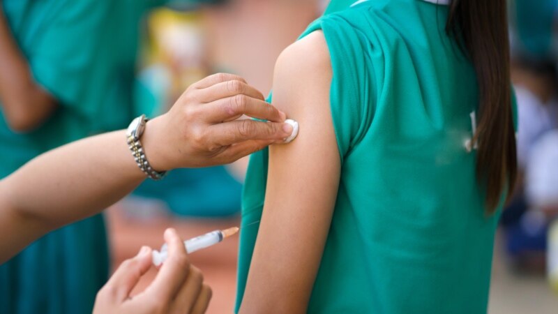 Во Франции каждый пятый получил хотя бы одну дозу вакцины от COVID-19