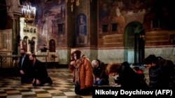 Rugă de Vinerea Patimilor în catedrala Alexander Nevski din Sofia, 17 aprilie 2020