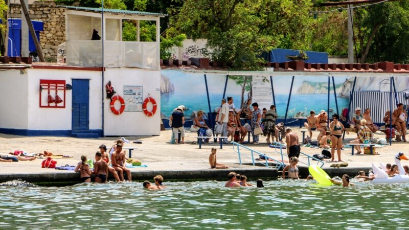 Роспотребнадзор запретил купаться на пляже в Балаклаве