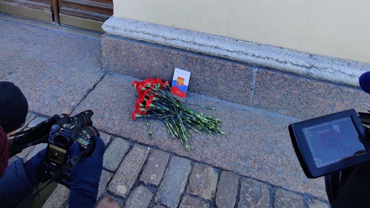oi5.ru: В России силовики задержали участников акции против изменений в конституции В России силовики задержали участников акции против изменений в конституции