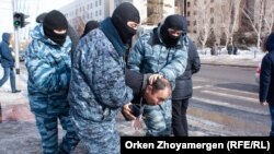 Силовики затримують активіста в Нур-Султані, 1 березня 2020 року