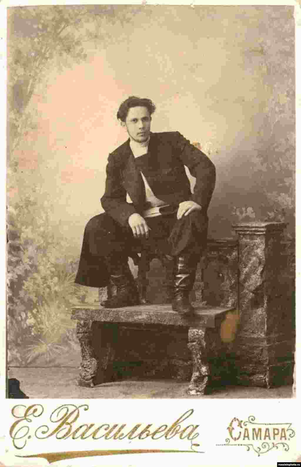 Алексей Николаевич Толстой на каникулах в Самаре, 1900 год