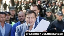 Михаил Саакашвили выступает перед журналистами в Киеве 19 сентября 2017 года
