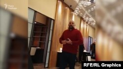 Слідом з кімнати вийшов Тімур Міндіч