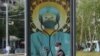 «Богохульний вчинок»: Румунська православна церква відреагувала на плакати з зображенням лікарів