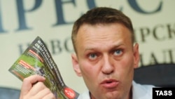Российский оппозиционный политик Алексей Навальный на пресс-конференции в Новосибирске. 7 июня 2015 года.