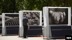 'Srebrenica - un genocide au coeur de l'Europe" (Srebrenica - a genocide at the heart of Europe) at the Plaine de Plainplais in Gene