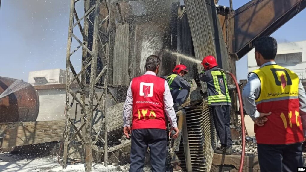 مسئولان اهواز می‌گویند که آتش نیروگاه زرگان بعد از ۲ ساعت تلاش آتش‌نشانان مهار شده است