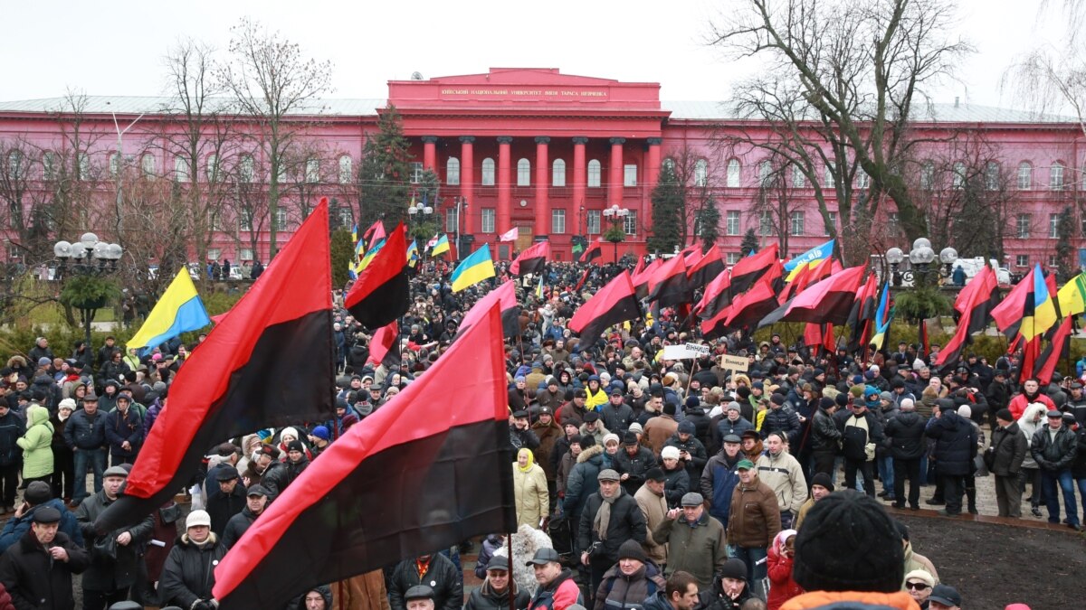 У центрі Києва понад 2 тисячі людей зібралися на «Марш за ...