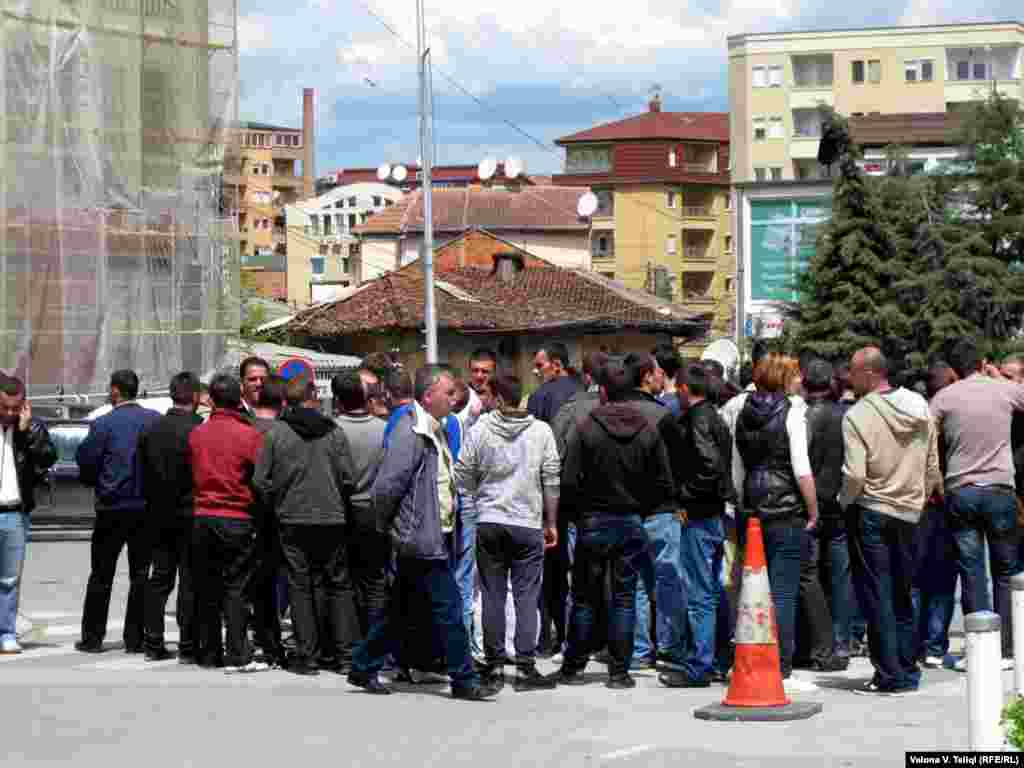 Protest zbog posete Borka Stefanovića Kosovu, Priština, 12. maj 2011 - Pristalice Samoopredeljenja na protestu