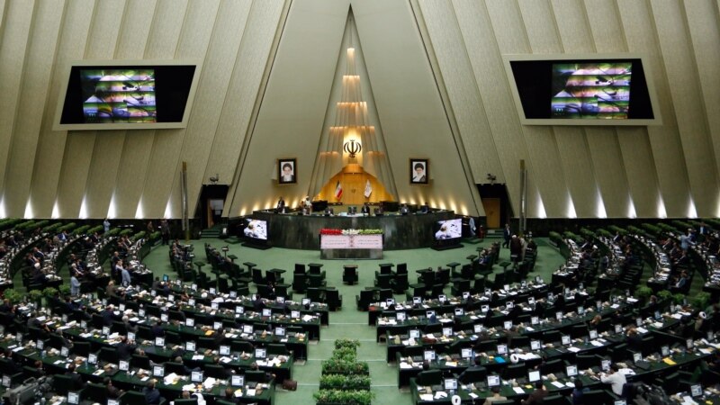 Irani propozon dënime më të ashpra kundër atyre që publikojnë “lajme të rreme” 