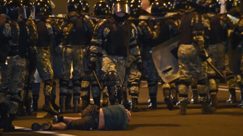 Reuters: Një i vrarë dhe qindra të arrestuar nga protestat në Bjellorusi