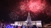 Новогодний салют над площадью Ленина в Симферополе, 1 января 2020 года