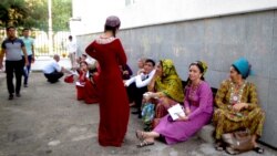 Türkmenistan: Hünär mekdepleriniň ýene bäşisi tölegli edildi