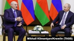 А. Лукашенко и В. Путин в Петербурге 18 июля 2019 г.