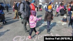 „Lecția de educație civică” - La București, la protestul copiilor