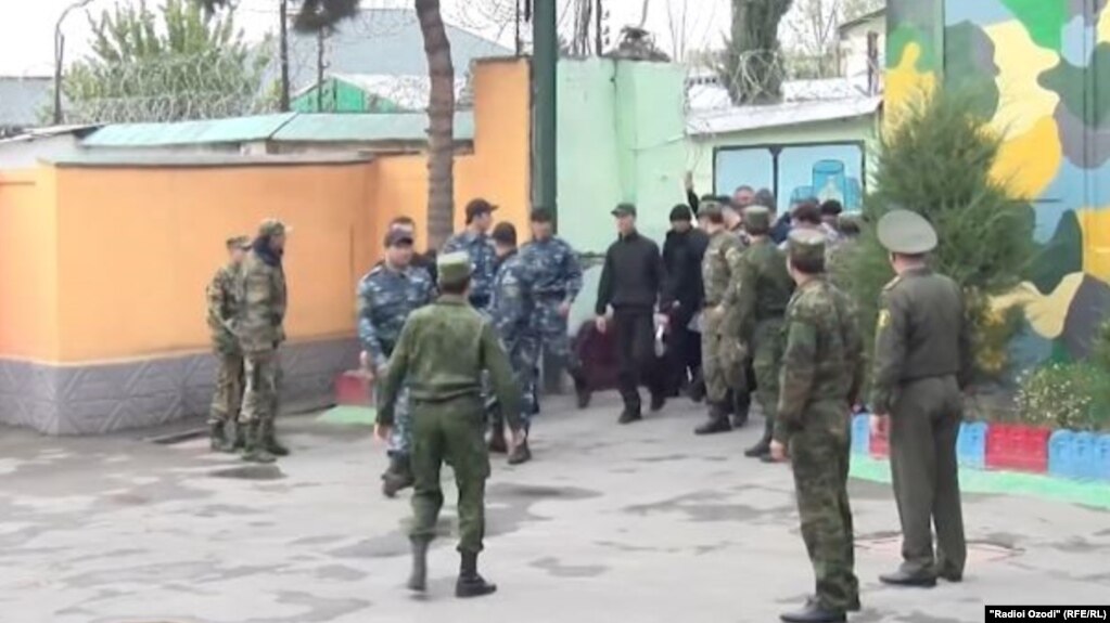 Зиндагӣ баъди зиндон. Маҳбусони собиқ чӣ гуна ба ҳаёти маъмулӣ бармегарданд?