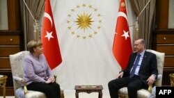 Președintele Recep Tayyip Erdogan și cancelarul german Angela Merkel la Ankara în februarie