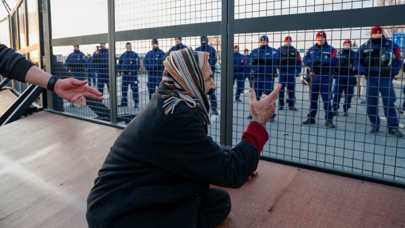 Унгарија ја затвора транзитната зона за барателите на азил