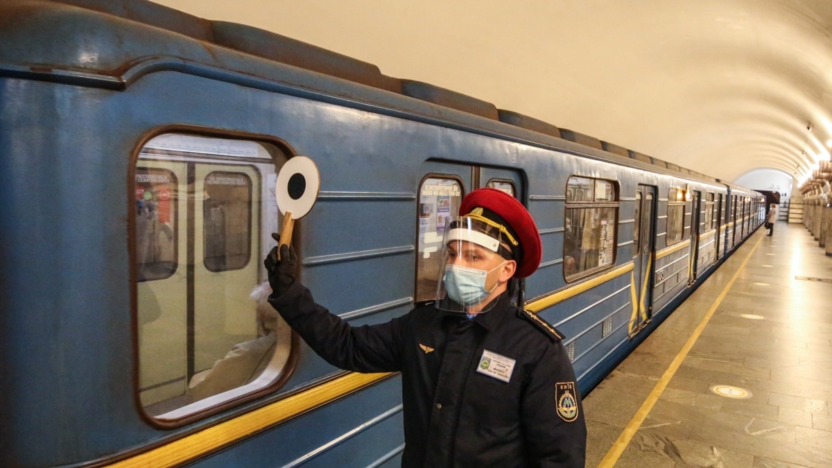 У ніч на 25 серпня роботу метрополітену у Києві буде продовжено на 2 години