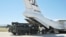 S-400 hava hücumundan müdafiə sisteminin hissələri Ankara yaxınlığındakı Mürted hava limanına boşaldılır. 2019