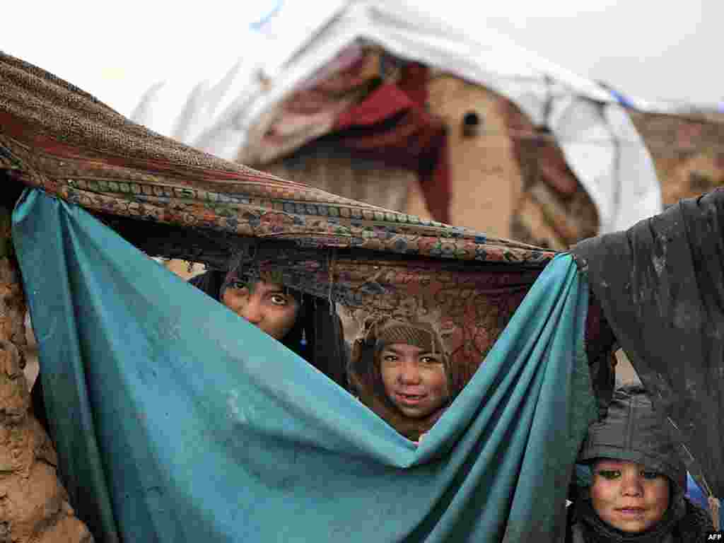 Afghanistan - Raseljena djeca Helmanda - Foto: AFP / Shah Marai