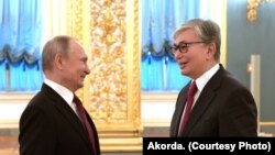 Қасым-Жомарт Тоқаев, Қазақстан президенті (оң жақта) және Владимир Путин, Ресей президенті. Мәскеу, 3 сәуір 2019 жыл