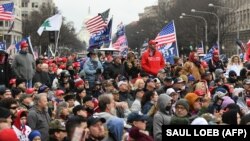 Прихильники президента США Дональда Трампа проводять мітинг протесту проти очікуваного підтвердження Конгресом Джо Байдена в якості президента США на основі результатів виборів у листопаді 2020 року. Вашингтон, округ Колумбія, США, 5 січня 2021 року
