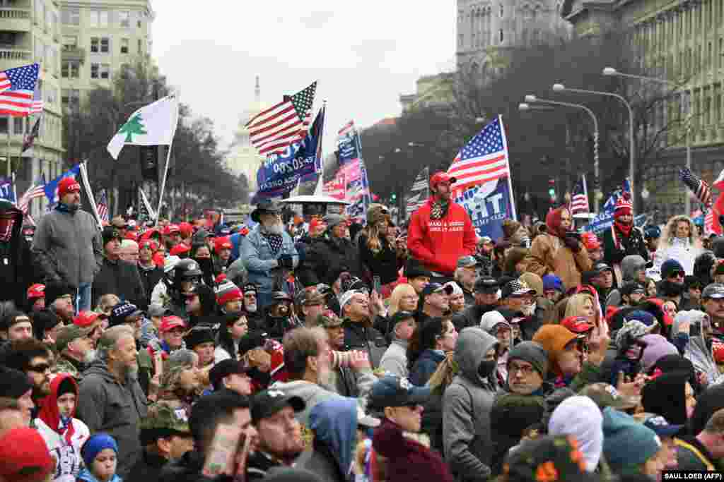 Прихильники президента США Дональда Трампа проводять мітинг протесту проти очікуваного підтвердження Конгресом Джо Байдена в якості президента США на основі результатів виборів у листопаді 2020 року. Вашингтон, округ Колумбія, США, 5 січня 2021 року