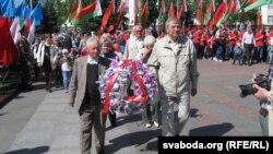 Вянкі да вечнага агню ад партыі левых Справядлівы сьвет