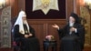 Вселенський патріарх Варфоломій (праворуч) і Московський патріарх Кирило під час зустрічі у Стамбулі, 31 серпня 2018 року