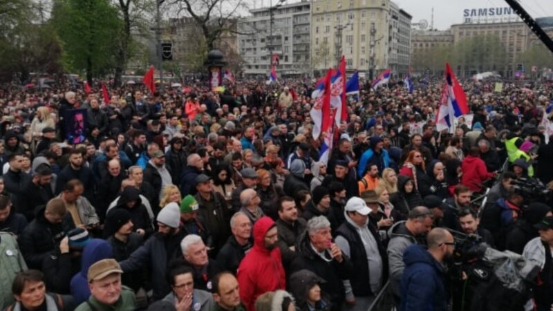Започна опозицискиот протест во Белград